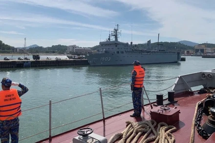 Tàu 17 rời cảng Lumut (Malaysia).