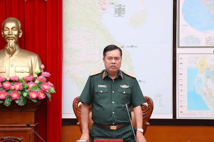 Thiếu tướng Huỳnh Tấn Hùng, Phó Chủ nhiệm Tổng cục Hậu cần-Kỹ thuật, phát biểu chỉ đạo tại buổi làm việc.