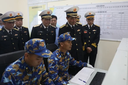 Đoàn kiểm tra công tác sẵn sàng chiến đấu tại Trạm Ra-đa thuộc Trung đoàn 151.