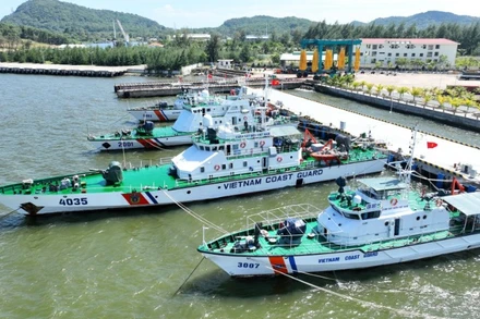 Hệ thống cầu cảng Hải đội 401 được xây dựng hiện đại.