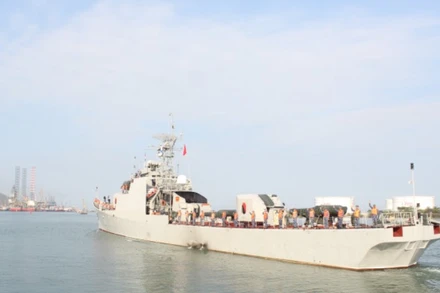 Tàu 17 xuất phát lên đường thực hiện nhiệm vụ.