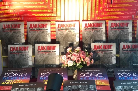 Ra mắt bản dịch tiếng Nga cuốn sách "Đặc công, biệt động Sài Gòn - tinh nhuệ và táo bạo".