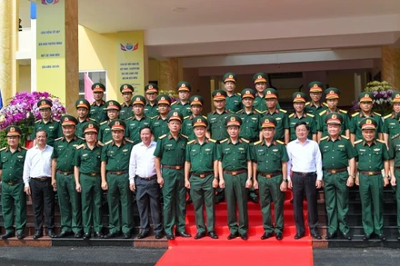 Các đại biểu tại buổi làm việc.