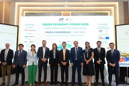 Các đại biểu tham dự họp báo công bố Diễn đàn Kinh tế Xanh 2025. (Ảnh: EUROCHAM)