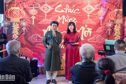 "Sắc màu mùa xuân" thể hiện sức lan tỏa mạnh mẽ của tình yêu quê hương và sức sống của văn hóa Việt nơi đất khách. (Ảnh: MINH DUY)