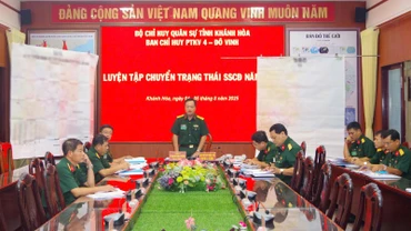 Ban Chỉ huy khu vực phòng thủ 4-Đô Vinh luyện tập chuyển trạng thái sẵn sàng chiến đấu.