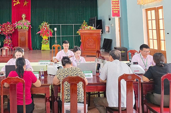 Điểm giao dịch xã Gio Hải của Ngân hàng Chính sách xã hội tỉnh Quảng Trị. chinh-sach-3.jpg