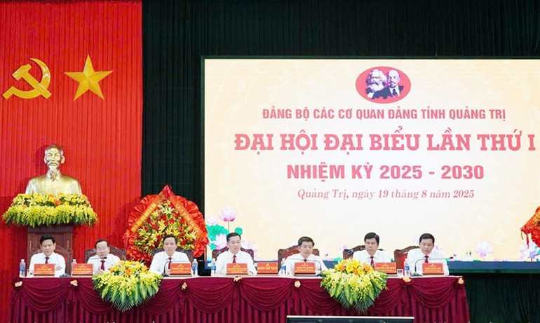 Đoàn Chủ tịch điều hành Đại hội. dai-hoi-3.jpg