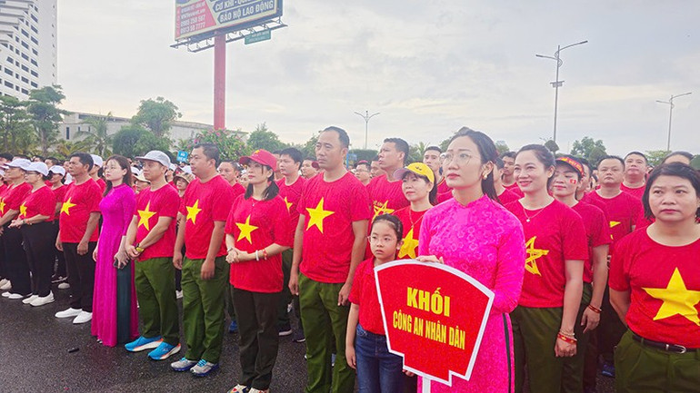 Khối Công an tham gia chương trình. 4.jpg
