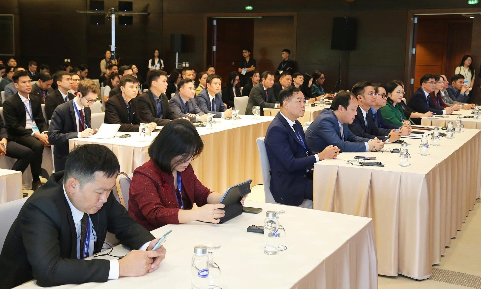 Các đại biểu tham dự Tọa đàm. (Ảnh: Bộ Ngoại giao) toadam6.jpg