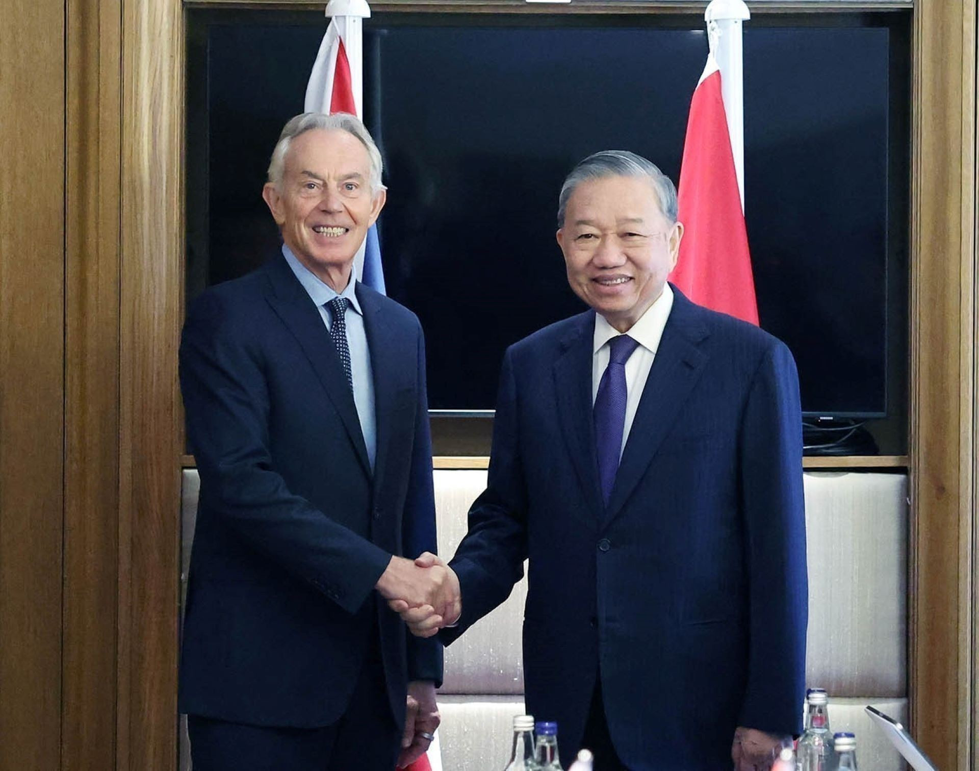 Tổng Bí thư Tô Lâm gặp nguyên Thủ tướng Anh Tony Blair. (Ảnh: Thống Nhất – TTXVN)