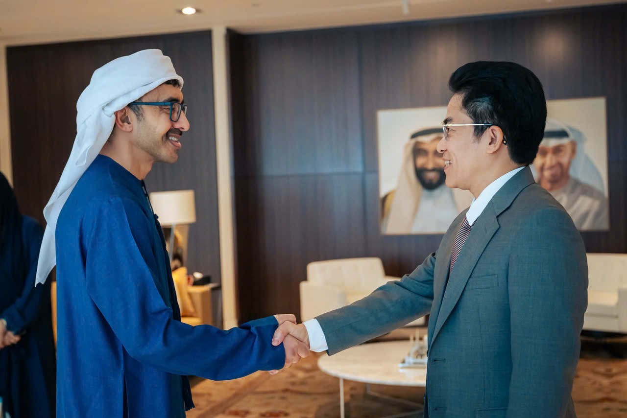 Đại sứ Nguyễn Thanh Diệp và Phó Thủ tướng, Bộ trưởng Ngoại giao UAE Abdullah bin Zayed Al Nahyan.