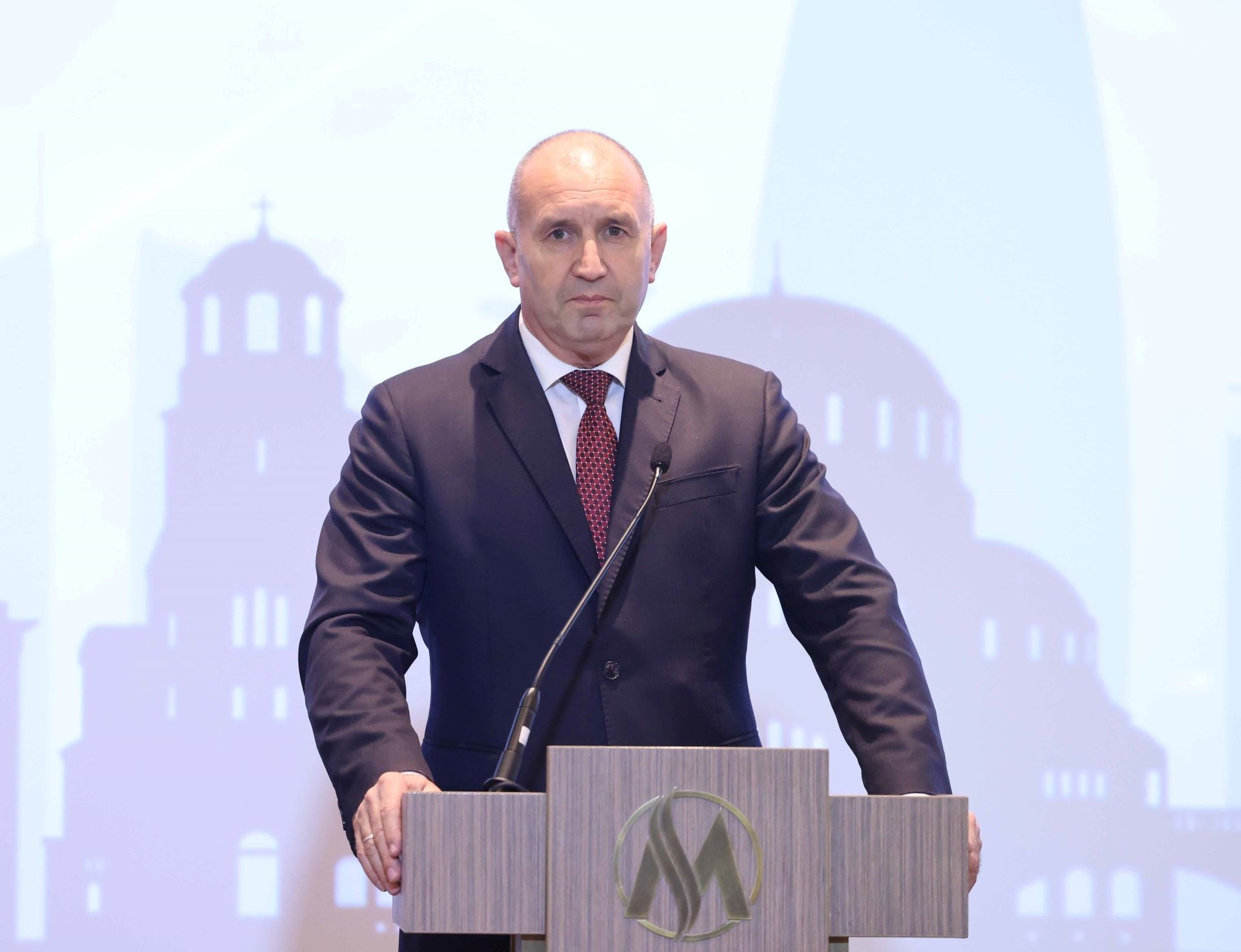 Tổng thống Bulgaria Rumen Radev phát biểu tại Diễn đàn Doanh nghiệp Việt Nam-Bulgaria. (Ảnh: Thống Nhất/TTXVN) tbt5.jpg