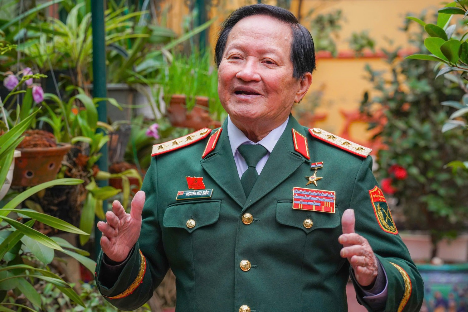 Thượng tướng, Viện sĩ Nguyễn Huy Hiệu đánh giá Đại hội XIV mang ý nghĩa chiến lược lâu dài đối với sự nghiệp xây dựng và bảo vệ Tổ quốc.