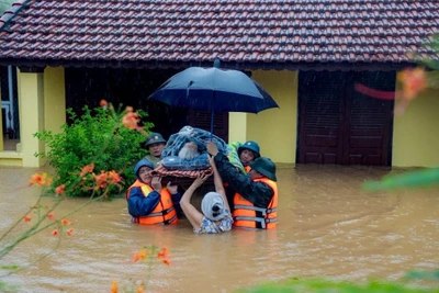 Trong những ngày qua, mưa lũ gây thiệt hại nặng nề cho thành phố Huế. (Ảnh: CTV)