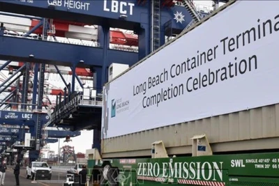 Quang cảnh cảng hàng hóa ở California, Mỹ. (Ảnh: THX/TTXVN)
