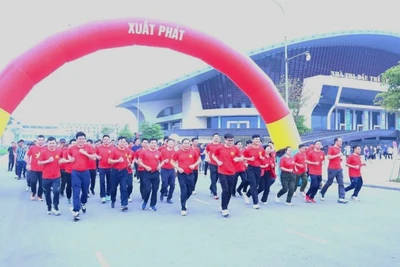 Các đại biểu xuất phát tại điểm phát động chính của tỉnh Bắc Ninh.