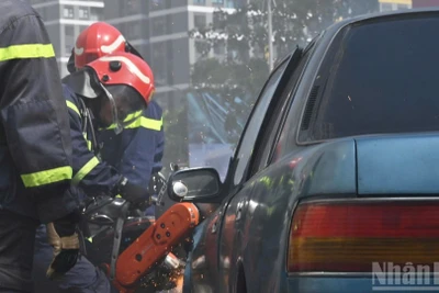 Diễn tập huy động hơn 3.000 người cùng 100 phương tiện các loại, trong đó có nhiều trang thiết bị chuyên dụng.