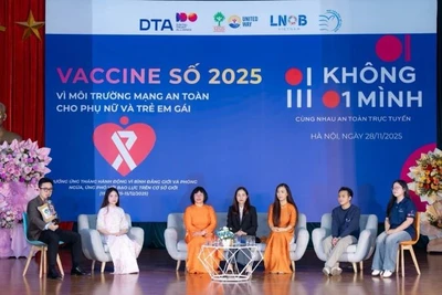 Tọa đàm “Clicking bình an-Phụ nữ và trẻ em gái chủ động trong thế giới số” trong khuôn khổ sự kiện. (Ảnh: PV)