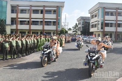 Công an tỉnh Đồng Tháp ra quân tấncông, trấn áp tội phạm.