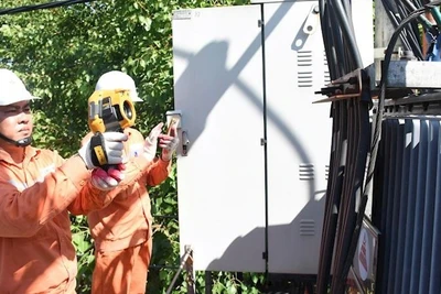 Công suất tiêu thụ điện trên địa bàn Hà Nội liên tục lập đỉnh trong những ngày qua.