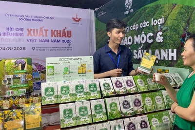 Nhiều mặt hàng thế mạnh xuất khẩu được giới thiệu tại Hội chợ thương hiệu hàng xuất khẩu Việt Nam năm 2025.