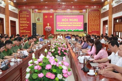 Toàn cảnh hội nghị.