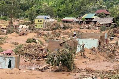 Trận lũ kinh hoàng khiến cho hơn 230 ngôi nhà ở Mỹ Lý bị hư hỏng gần như hoàn toàn.