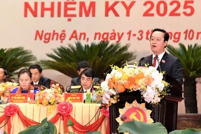 Đồng chí Nguyễn Đức Trung, Bí thư Tỉnh ủy Nghệ An phát biểu khai mạc Đại hội.