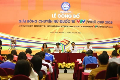 Ban tổ chức họp báo tại Hà Nội