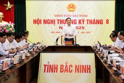 Quang cảnh hội nghị thường kỳ tháng 8. 