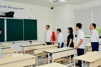 Đoàn công tác kiểm tra điểm thi tại Trường trung học phổ thông Chuyên Bắc Ninh