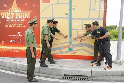 Công an Vĩnh Long phối hợp với các đơn vị chức năng triển khai kế hoạch Chương trình “Cùng Việt Nam tiến bước”. 