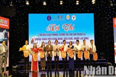 Đắk Nông thực hiện quyết liệt việc nêu cao vai trò và trách nhiệm của cá nhân, đơn vị và tổ chức trong việc chung tay xây dựng môi trường sống lành mạnh, không khói thuốc.