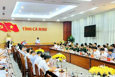 Đoàn công tác của Bộ Nông nghiệp và Môi trường làm việc với Ủy ban nhân dân tỉnh Cà Mau về IUU vào sáng 31/10.