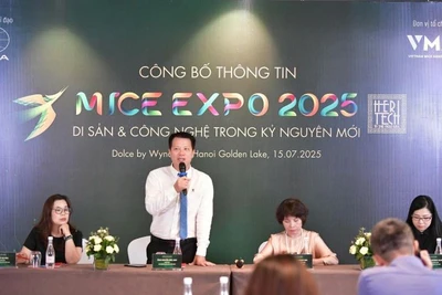 Ông Nguyễn Đức Anh, Chủ tịch Chi hội Du lịch MICE phát biểu trong buổi họp báo. (Ảnh: CAO HƯƠNG)