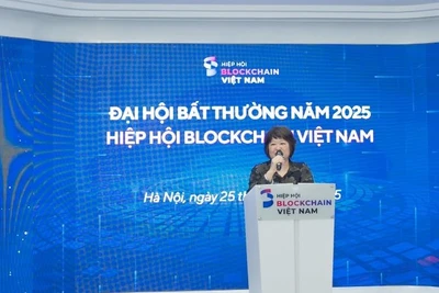 Bà Phạm Thu Hằng, Phó Vụ trưởng Vụ Tổ chức phi Chính phủ, Bộ Nội vụ, đề xuất Hiệp hội sớm ban hành sớm Quy tắc đạo đức nghề nghiệp. (Ảnh: PV)