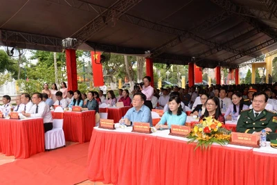 Đồng chí Nguyễn Trọng Nghĩa phát biểu tại buổi lễ.