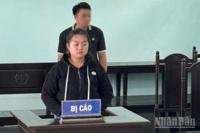 Bị cáo Nguyễn Thị Huỳnh Tuyền tại tòa.