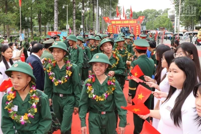 Thanh niên Đồng Nai nô nức lên đường nhập ngũ bảo vệ Tổ quốc.