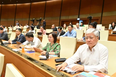 Quốc hội chốt tăng trưởng GDP năm 2026 phấn đấu từ 10% trở lên