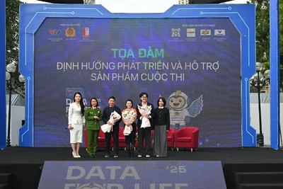 Tọa đàm “Định hướng phát triển và hỗ trợ sản phẩm cuộc thi Data for Life”.