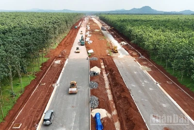 Đường Vành đai 1 Long Khánh đang được tăng tốc đẩy nhanh tiến độ để hoàn thành cuối năm 2025.