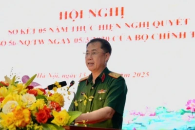 Đồng chí Thiếu tướng Nguyễn Đăng Lực, Bí thư Đảng ủy, Phó Trưởng Ban Cơ yếu Chính phủ phát biểu tại Hội nghị sơ kết 5 năm thực hiện Nghị quyết số 56.