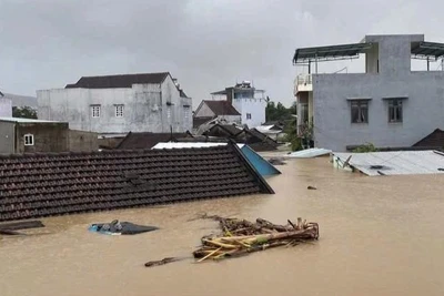 Mưa lũ gây ngập lụt nghiêm trọng ở xã Đồng Xuân, tỉnh Đắk Lắk.