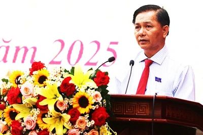 Đồng chí Trần Văn Lâu phát biểu chỉ đạo đại hội