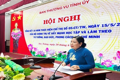 Phó Bí thư Thường trực Tỉnh ủy Sóc Trăng Hồ Thị Cẩm Đào phát biểu tại hội nghị.