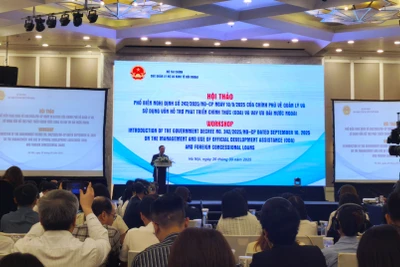 Toàn cảnh Hội thảo phổ biến Nghị định số 242/2025/NĐ-CP do Chính phủ ban hành ngày 10/9/2025, do Bộ Tài chính tổ chức vào sáng 26/9.