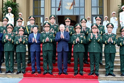 Tổng Bí thư Tô Lâm và lãnh đạo Bộ Quốc phòng, Tổng cục Công nghiệp quốc phòng và các đại biểu dự lễ kỷ niệm.