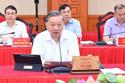 Tổng Bí thư Tô Lâm phát biểu chỉ đạo tại cuộc làm việc với Ban Thường vụ Đảng ủy Quốc hội. 
